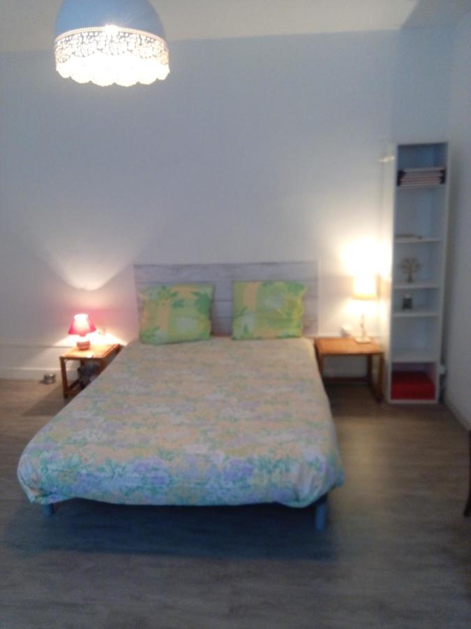 Vieux-Cognac, Chambre Avec Sa Salle De Bain Privative Exterior foto